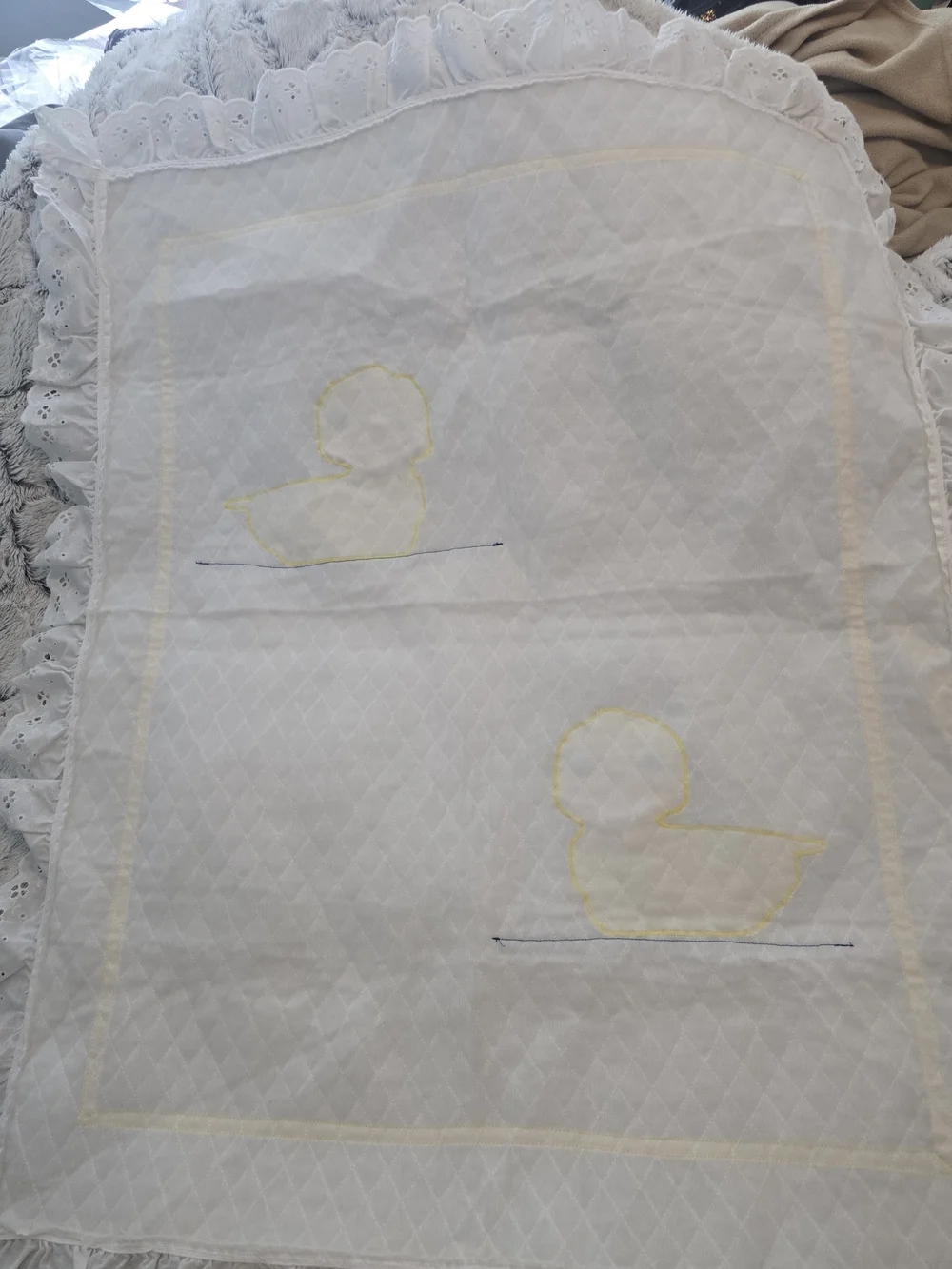 Rare Vintage Yellow Duck Appliqué Baby Quilt 32x40 EUC Cottagecore
